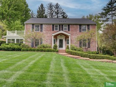 6403 Chicago Street , Omaha, NE 68132