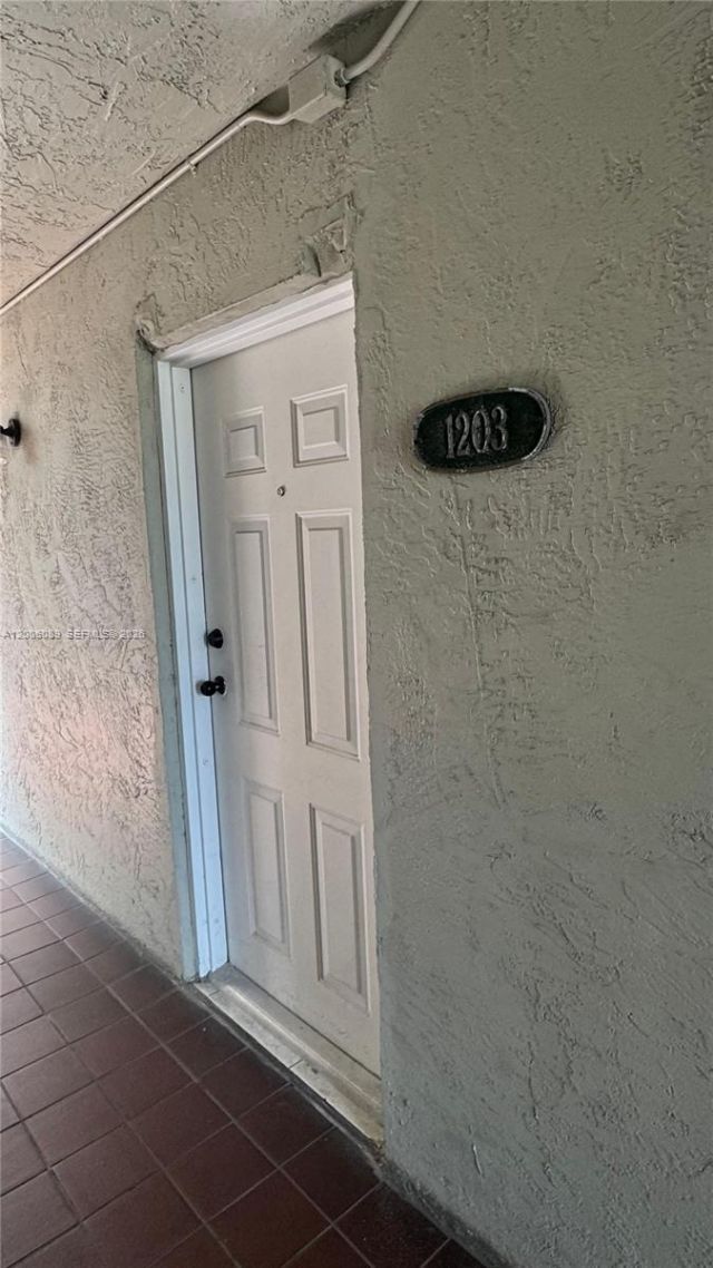10090 NW 80th Ct, Unit 1203, Hialeah Gardens, FL 33016 Photo