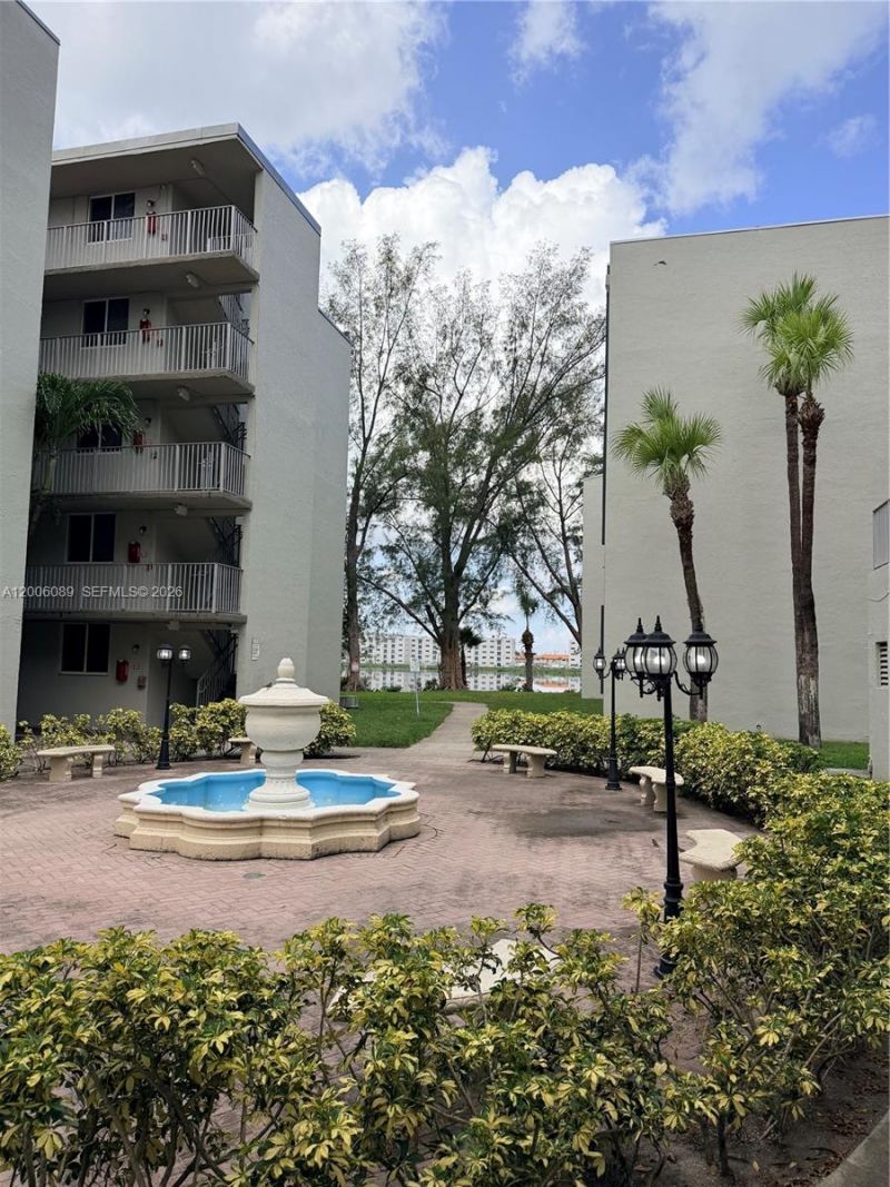 10090 NW 80th Ct, Unit 1203, Hialeah Gardens, FL 33016 Photo