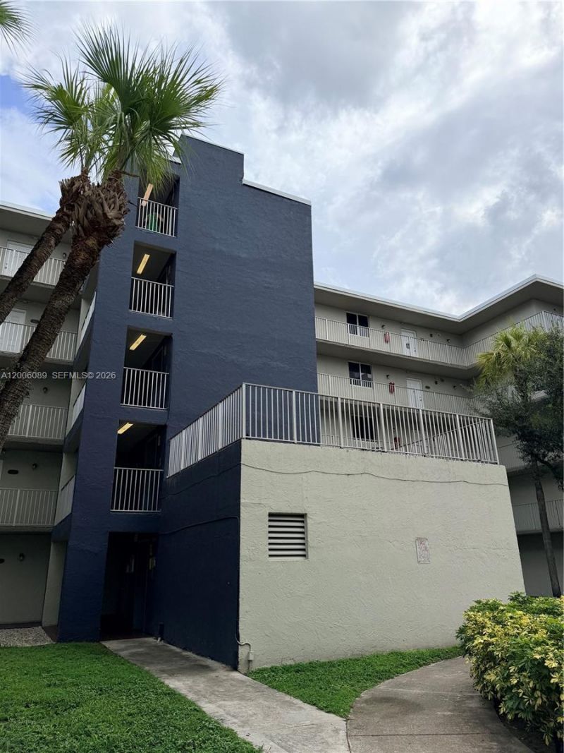 10090 NW 80th Ct, Unit 1203, Hialeah Gardens, FL 33016 Photo