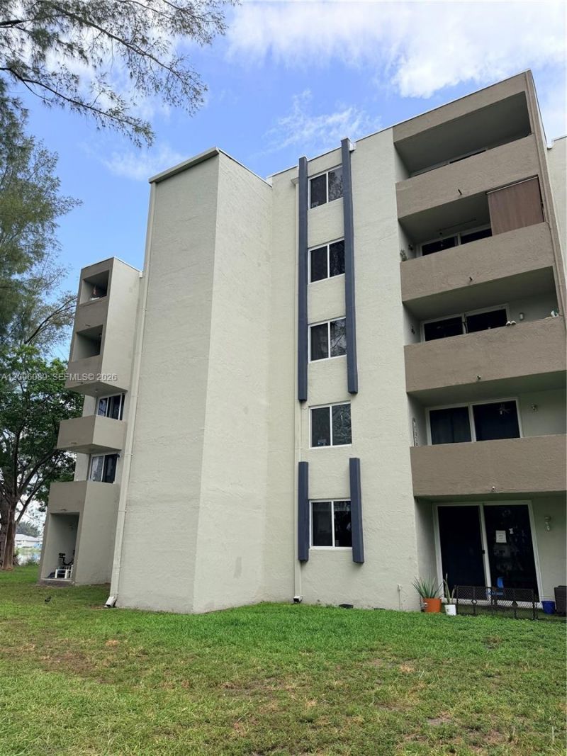 10090 NW 80th Ct, Unit 1203, Hialeah Gardens, FL 33016 Photo