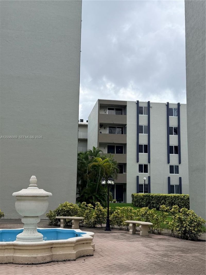 10090 NW 80th Ct, Unit 1203, Hialeah Gardens, FL 33016 Photo