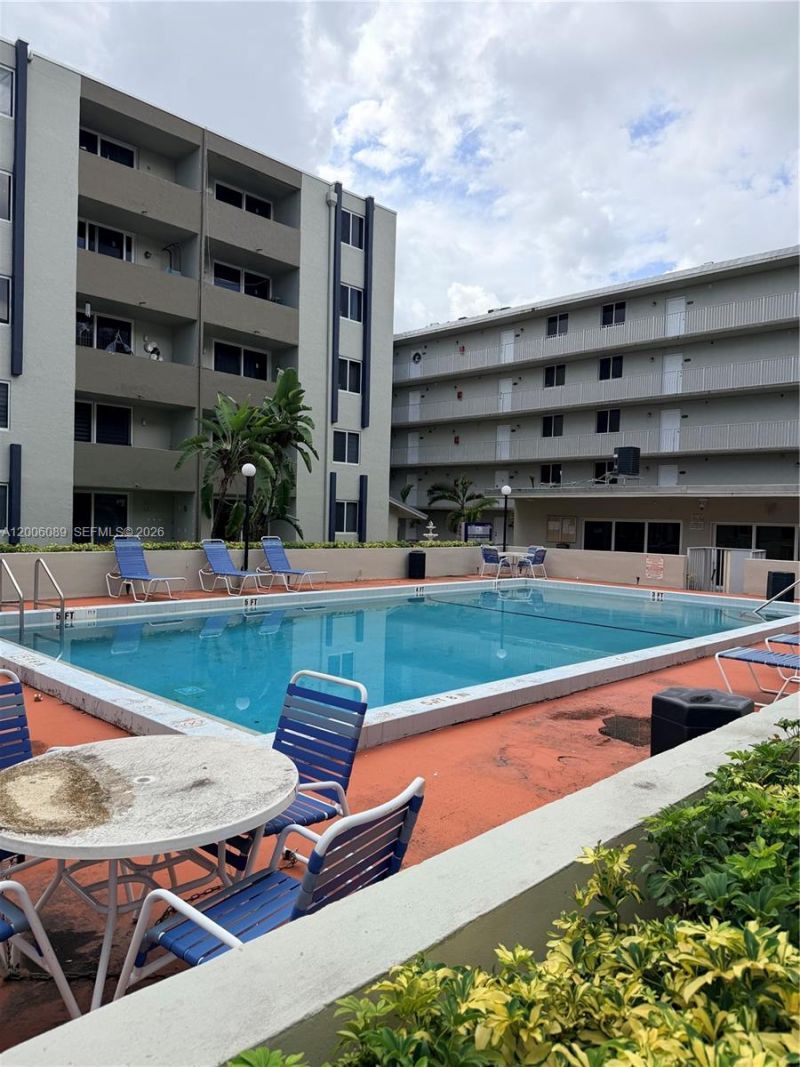 10090 NW 80th Ct, Unit 1203, Hialeah Gardens, FL 33016 Photo