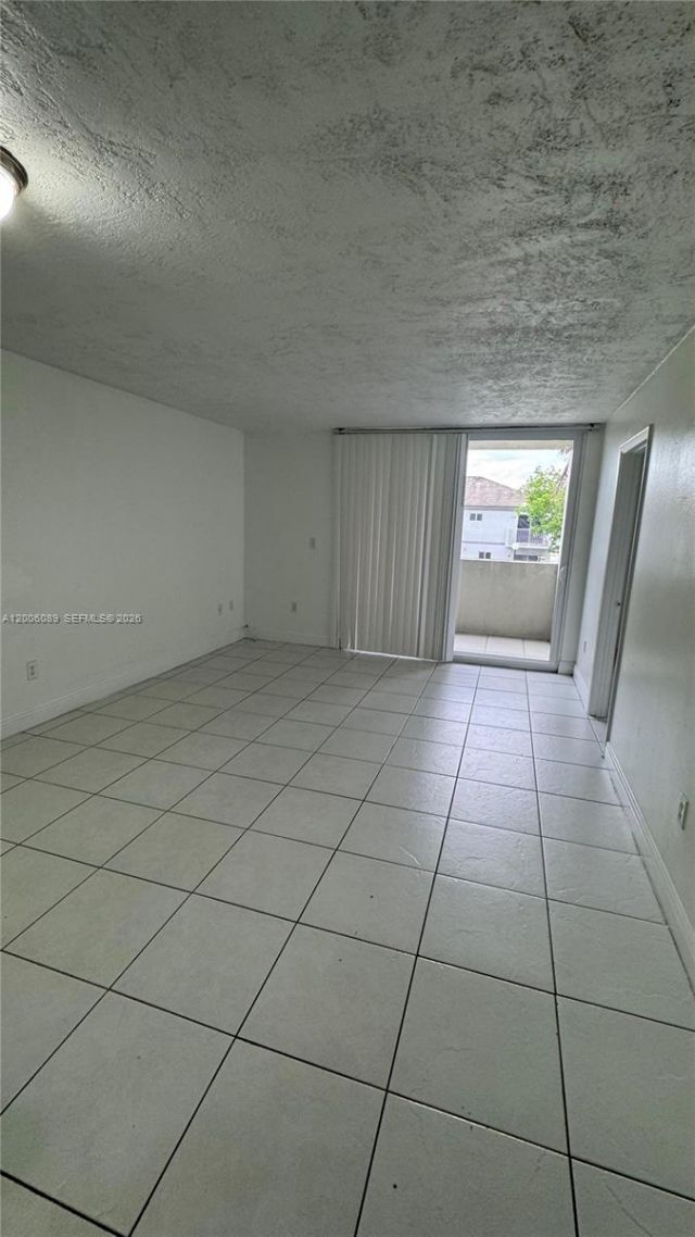 10090 NW 80th Ct, Unit 1203, Hialeah Gardens, FL 33016 Photo