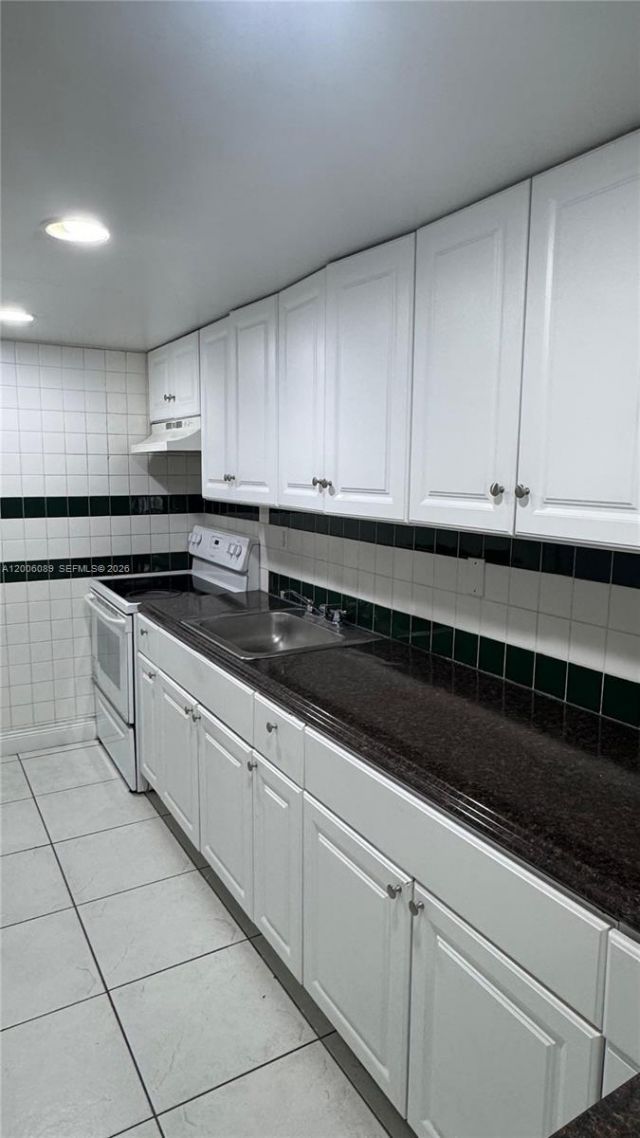 10090 NW 80th Ct, Unit 1203, Hialeah Gardens, FL 33016 Photo