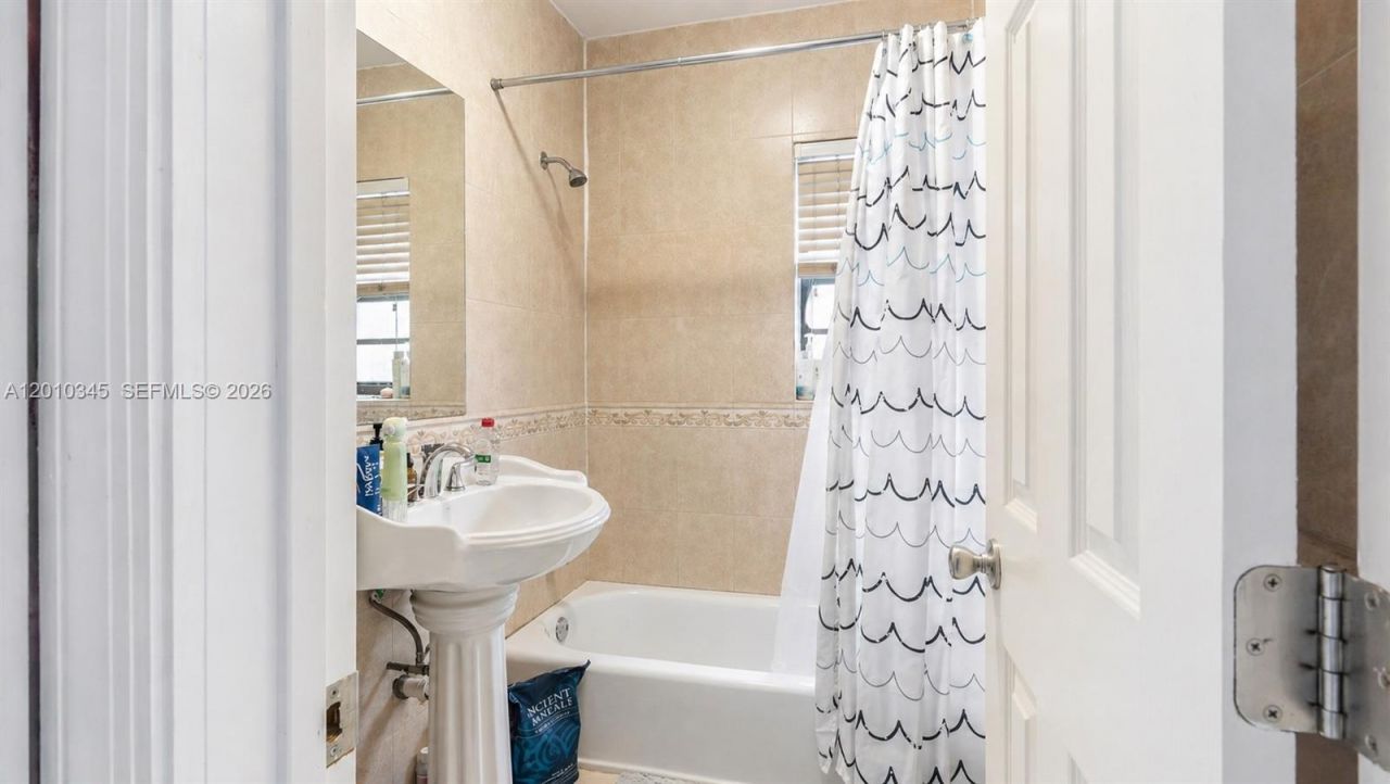 491 NW 108th Ter, Miami, FL 33168 Photo