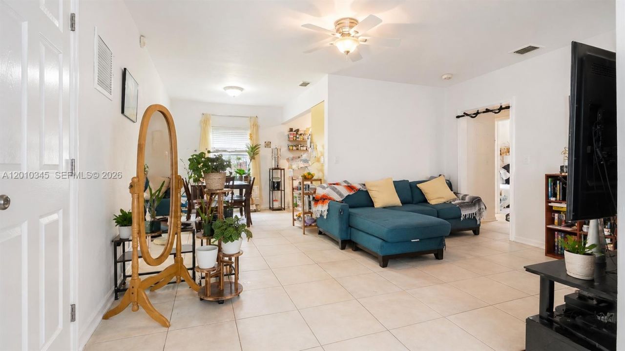 491 NW 108th Ter, Miami, FL 33168 Photo