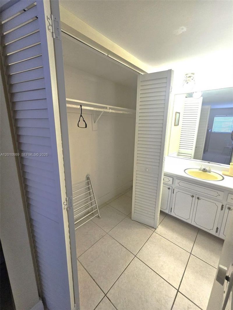 2097 S Ocean Dr, Unit 305, Hallandale Beach, FL 33009 Photo