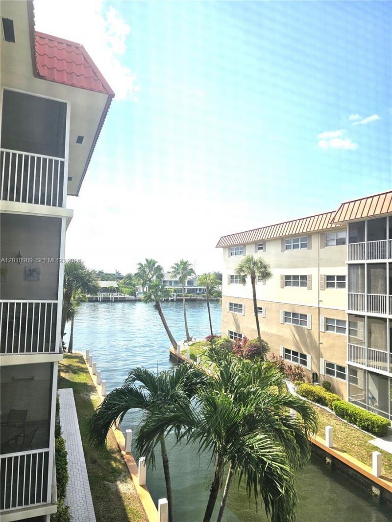 2097 S Ocean Dr, Unit 305, Hallandale Beach, FL 33009 Photo