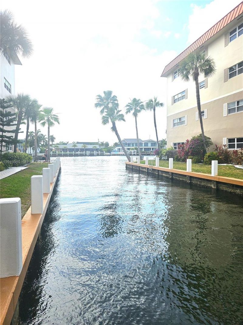 2097 S Ocean Dr, Unit 305, Hallandale Beach, FL 33009 Photo