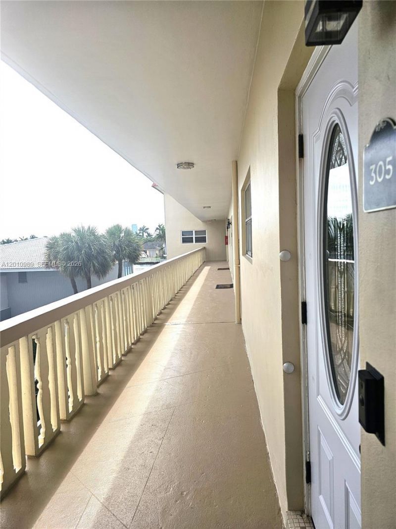 2097 S Ocean Dr, Unit 305, Hallandale Beach, FL 33009 Photo