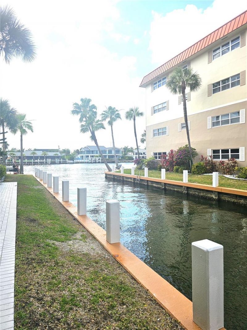 2097 S Ocean Dr, Unit 305, Hallandale Beach, FL 33009 Photo