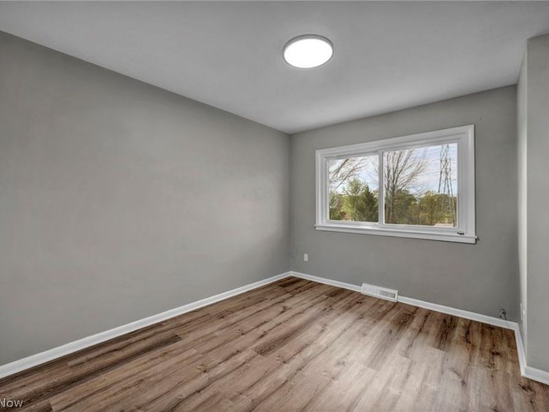 17900 Hicks Road, Walton Hills, OH 44146 Photo 25