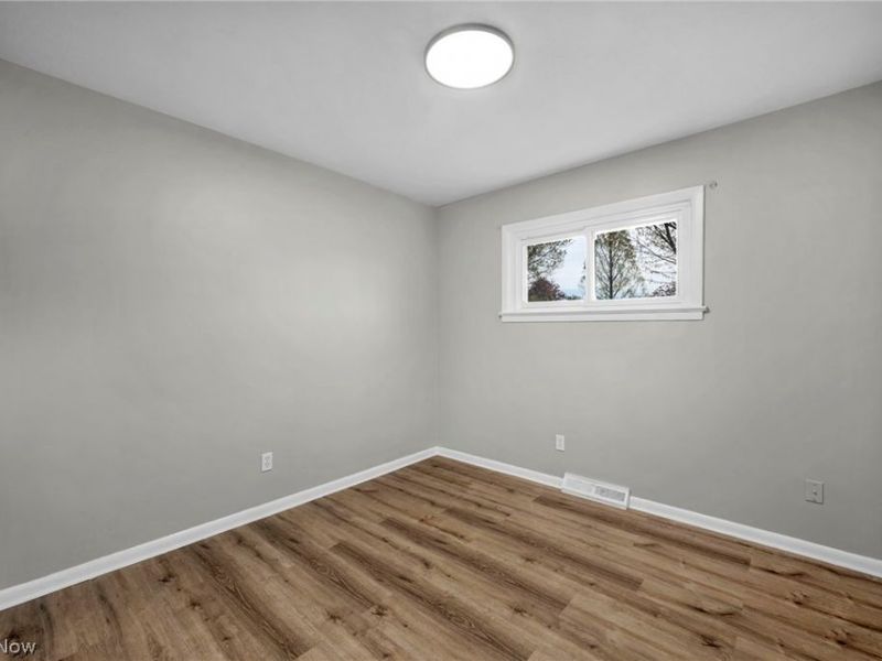 17900 Hicks Road, Walton Hills, OH 44146 Photo 30