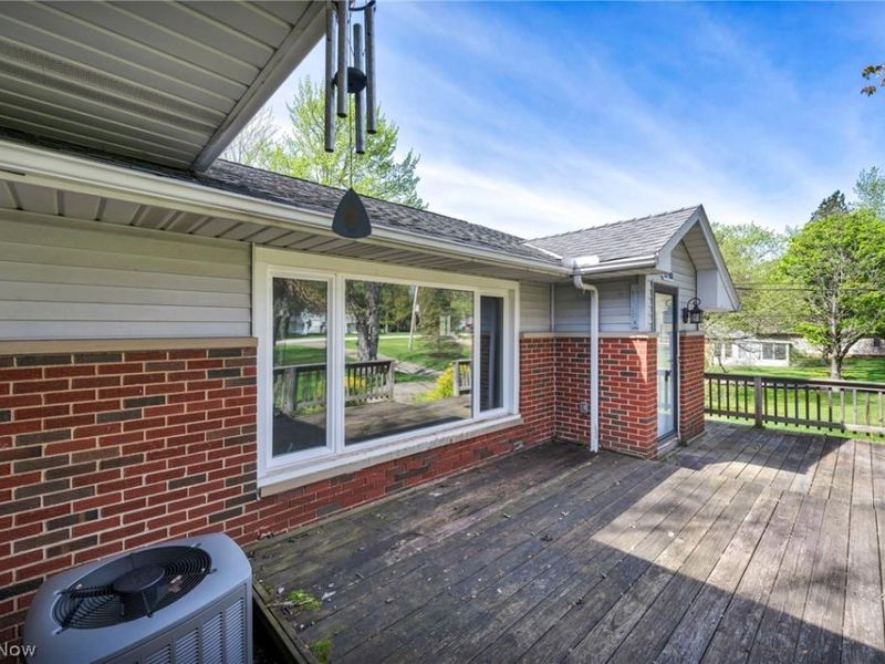 17900 Hicks Road, Walton Hills, OH 44146 Photo 4