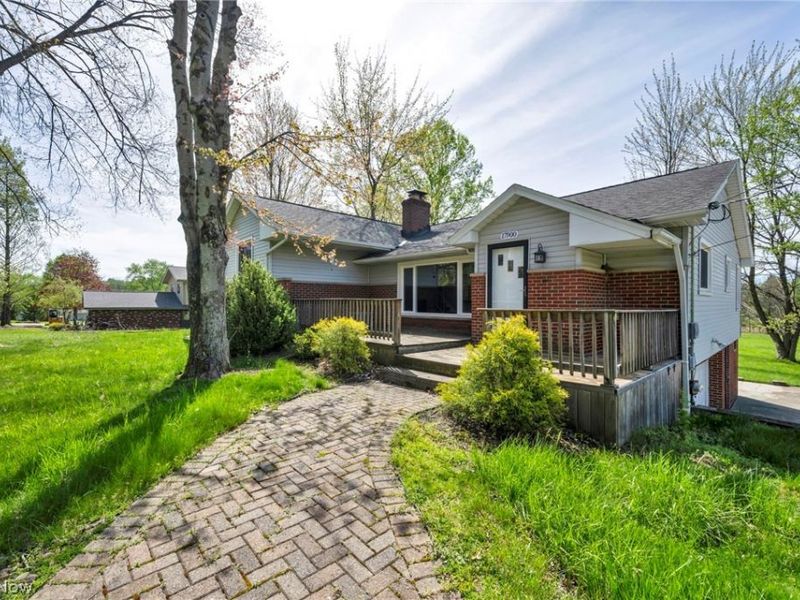 17900 Hicks Road, Walton Hills, OH 44146 Photo 5