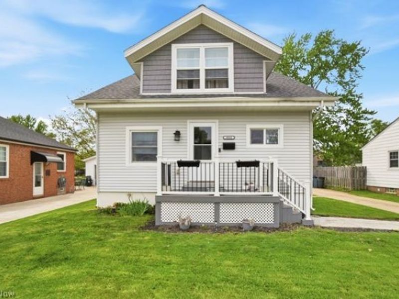 4044 W 223rd Street, Fairview Park, OH 44126 Photo 2