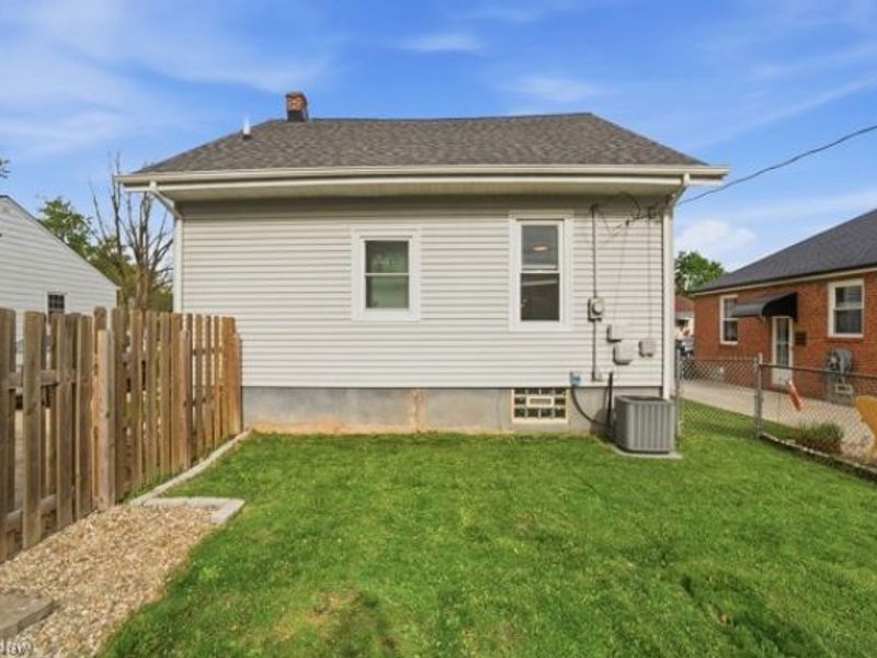 4044 W 223rd Street, Fairview Park, OH 44126 Photo 28