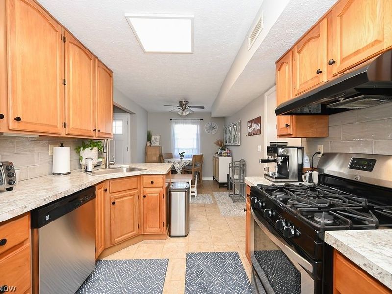 4251 Regal Avenue, Brunswick, OH 44212 Photo 9