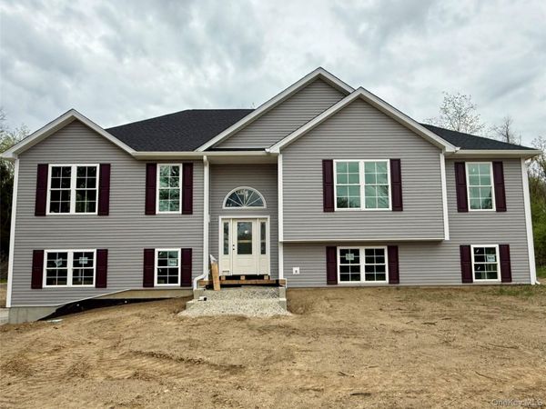 25 Fraleigh Lane, Red Hook, NY 12571