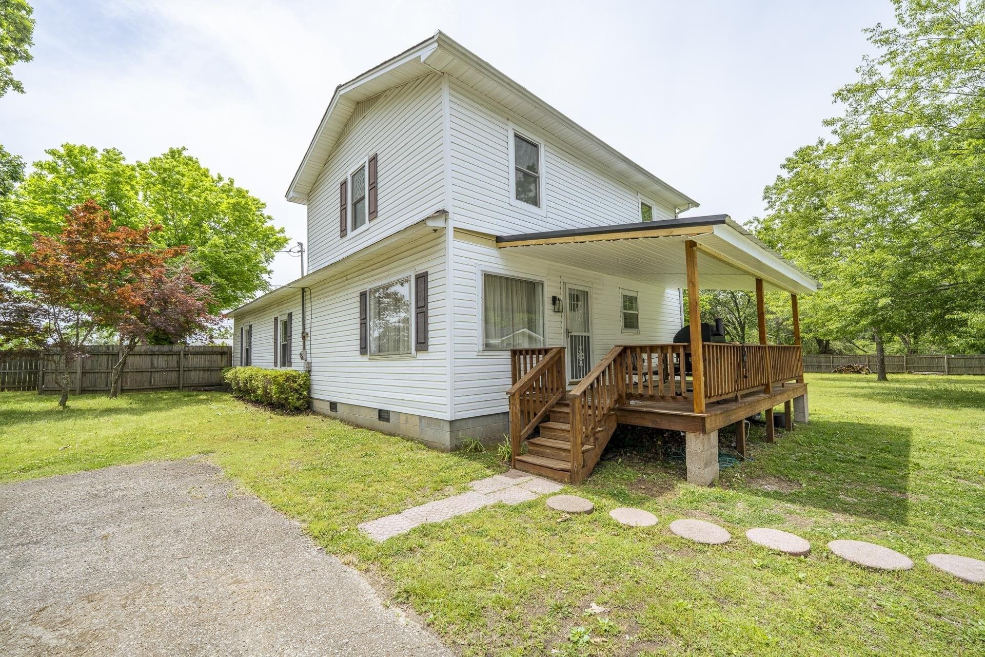 715 Pinhook Dr, Savannah, TN 38372 Main Photo
