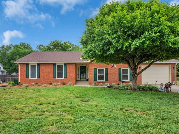 460 Bluff Dr, Clarksville, TN 37043