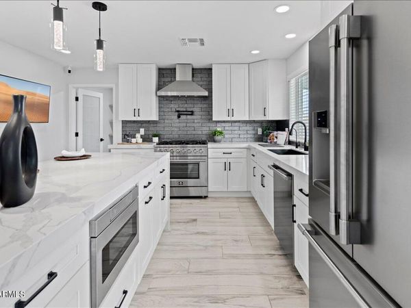 11615 N 30TH Street, Phoenix, AZ 85028