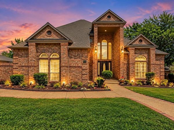 5205 Vicksburg Drive, Arlington, TX 76017