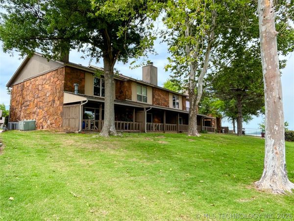 7020 Lakeshore Drive, Unit 20, Eufaula, OK 74432