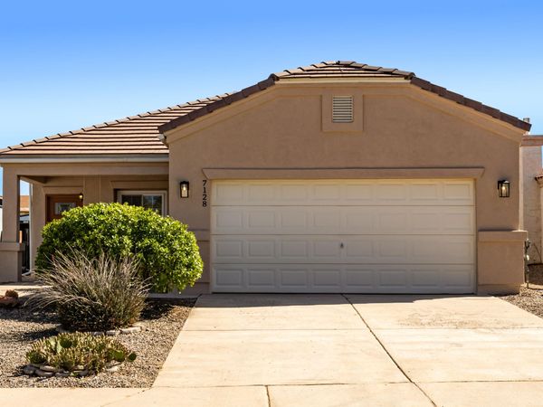 7128 Husky Drive NE, Rio Rancho, NM 87144