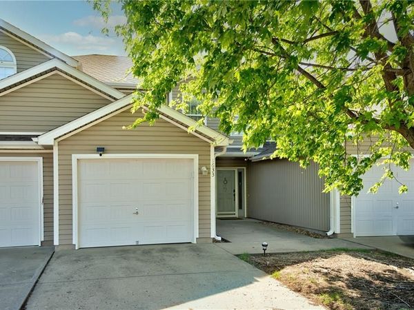 1633 SW Highland Drive, Lee's Summit, MO 64081