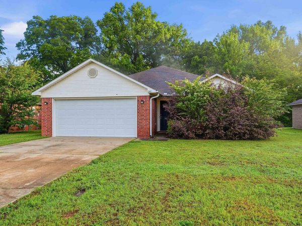 1340 Pyramid Dr, Conway, AR 72034