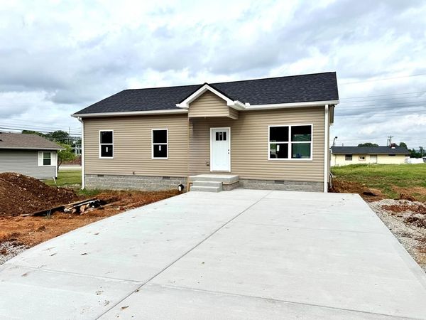 22 Garrett Ave, Cookeville, TN 38501