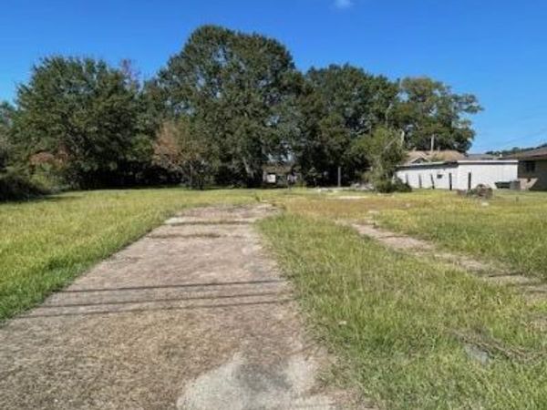 1303 W Pine St., Hattiesburg, MS 39401
