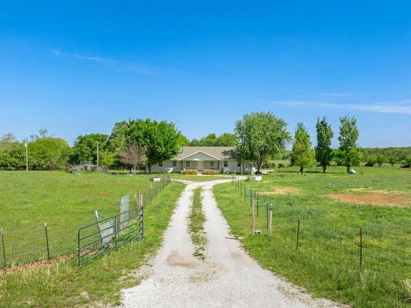 727 Banner Road, Goodman, MO 64843