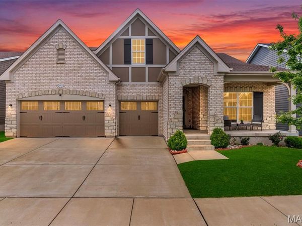16920 Red Dragon Place, Wildwood, MO 63011