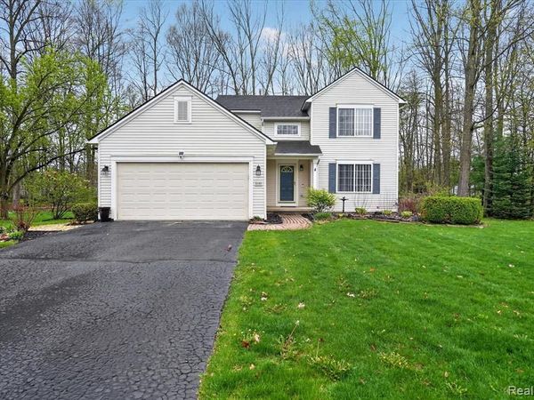 6140 Blue Heron Drive, Genoa Twp, MI 48843