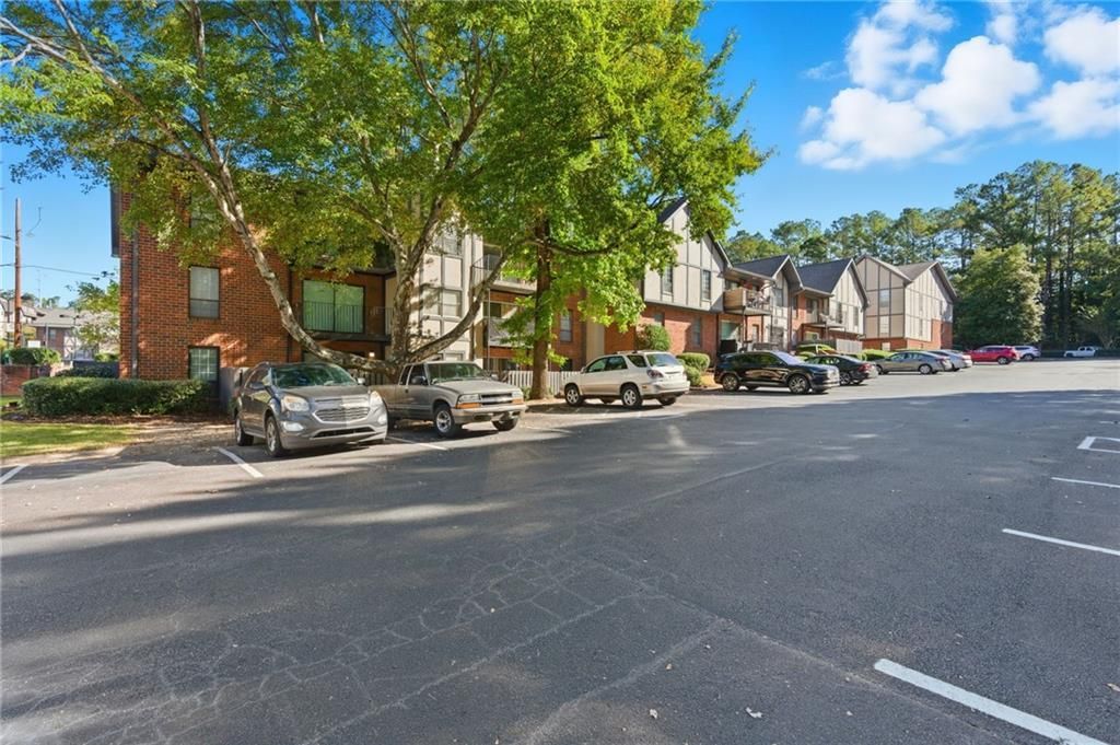6851 Roswell Road, Unit J14, Sandy Springs, GA 30328 Main Photo