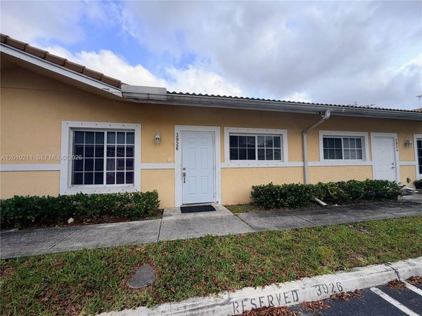 3926 SW 48th Ave , Pembroke Park, FL 33023