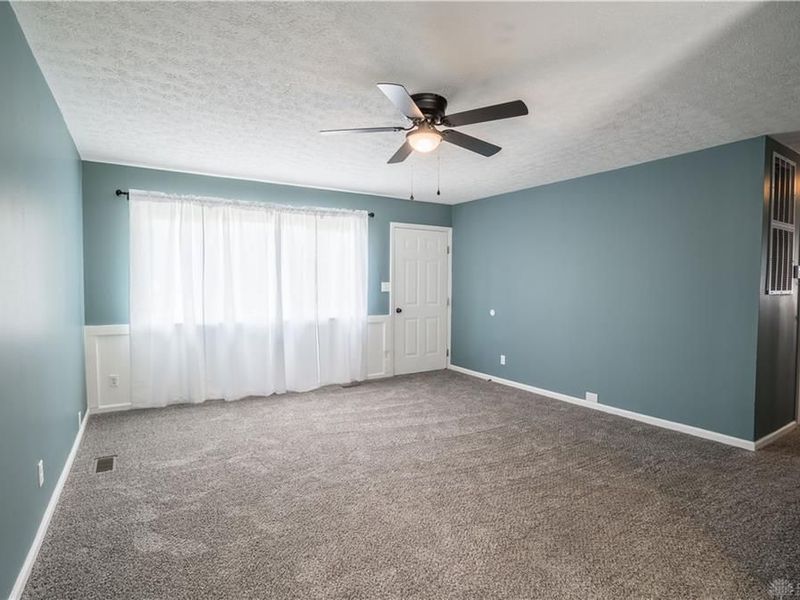 934 Carole Street, Miamisburg, OH 45342 Photo 5