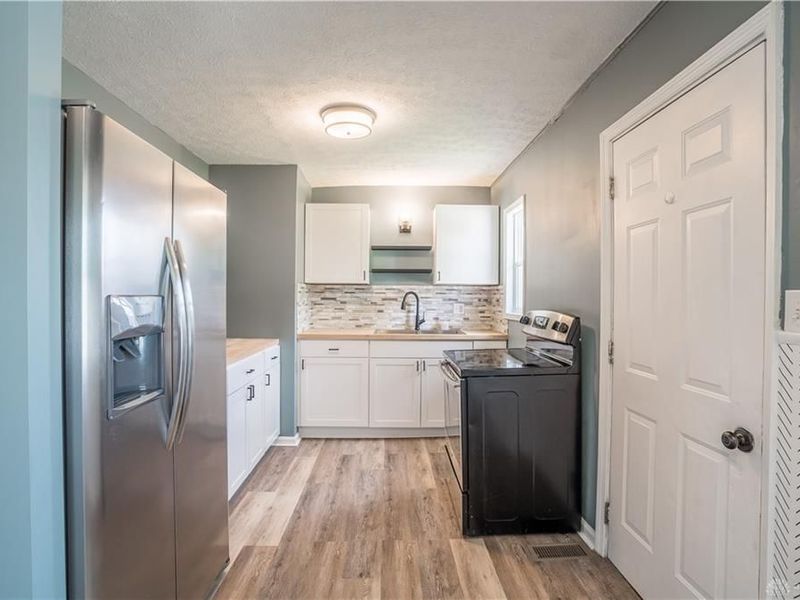 934 Carole Street, Miamisburg, OH 45342 Photo 8