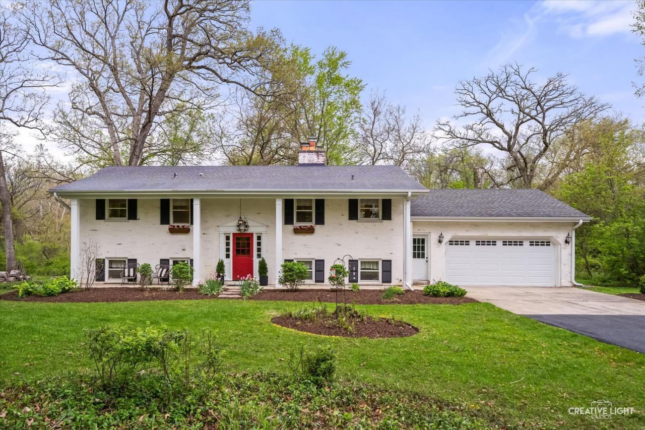 41w880 White Oak Lane, Saint Charles, IL 60175 Main Photo