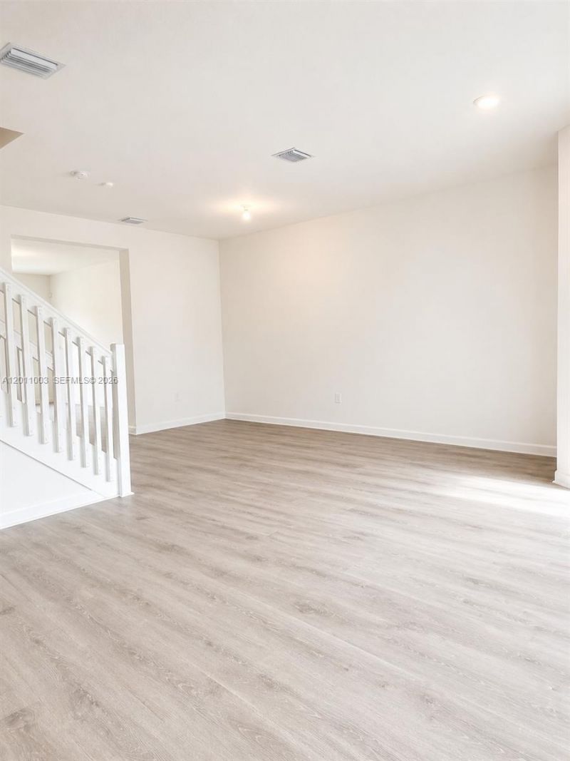925 NE 211th St, Unit 925, Miami, FL 33179 Photo