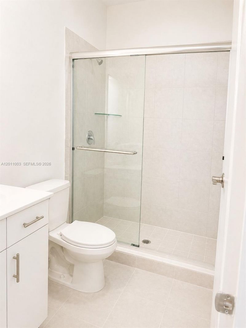 925 NE 211th St , Unit 925, Miami, FL 33179 Photo