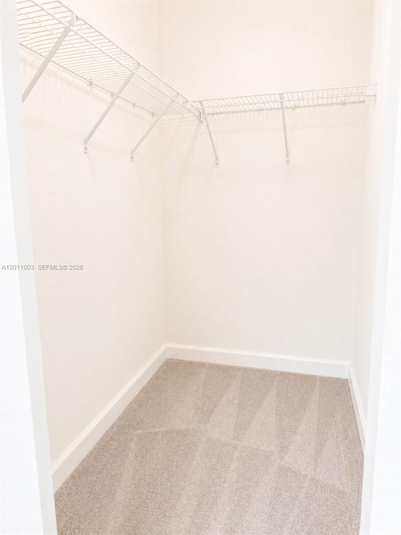 925 NE 211th St , Unit 925, Miami, FL 33179 Photo