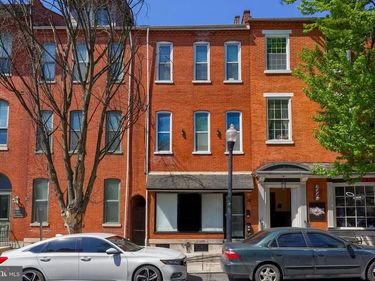 205 E KING STREET, LANCASTER, PA 17602