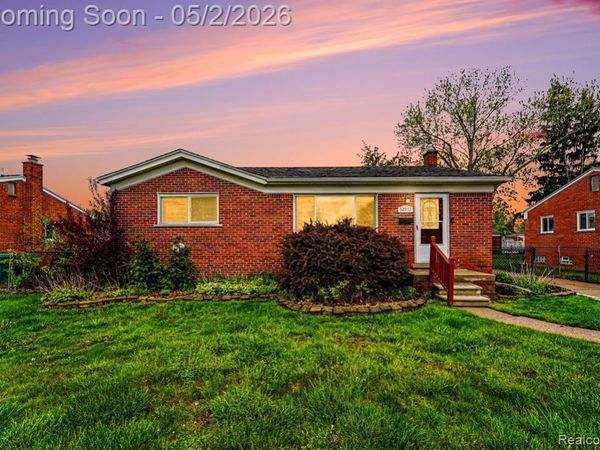 32533 Cambridge Street, Garden City, MI 48135