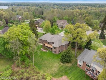 1181 Iroquois Trail, Oxford Twp, MI 48371