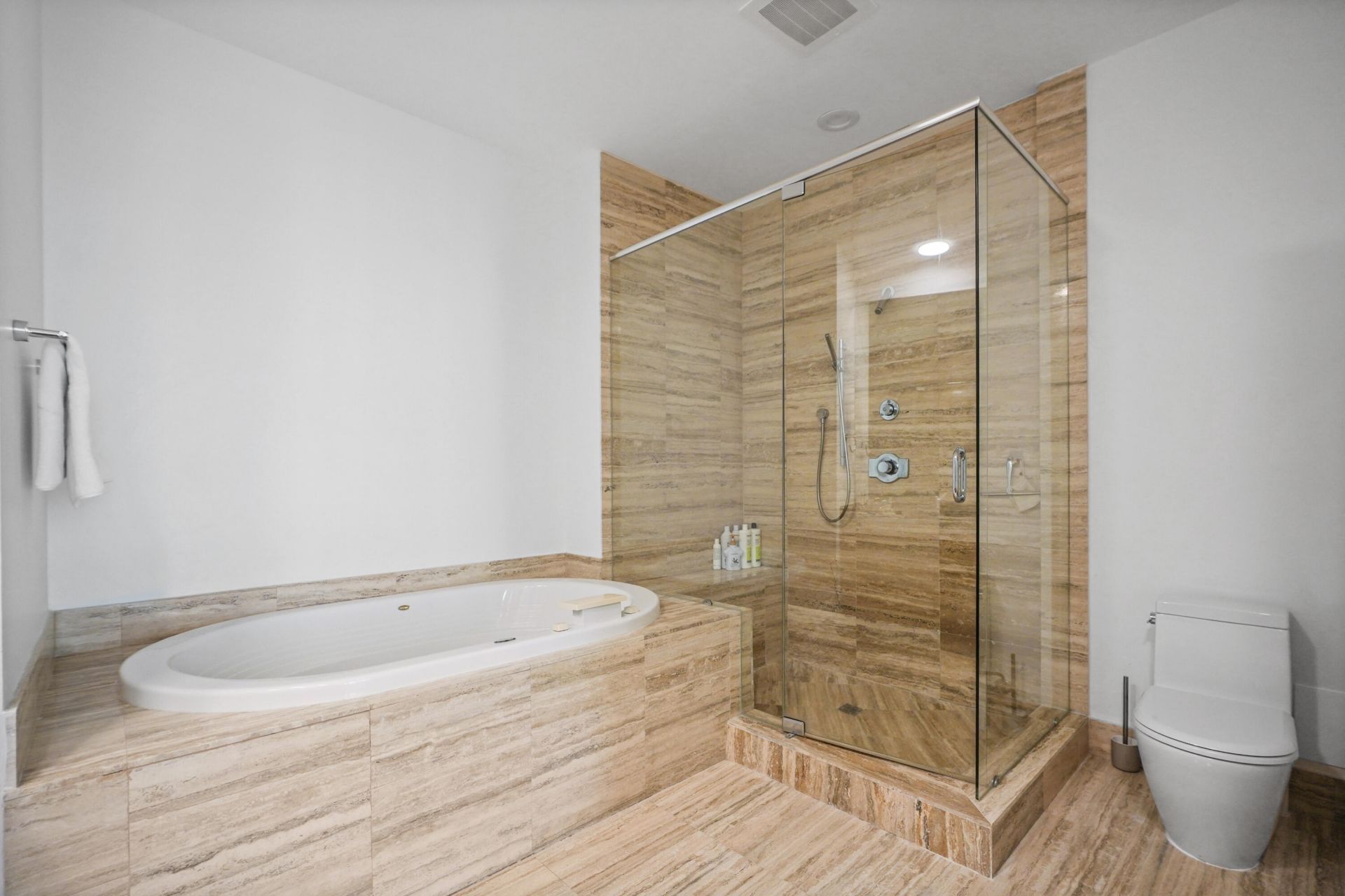 15901 Collins Avenue, Unit 3902, Sunny Isles Beach, FL 33160 Photo