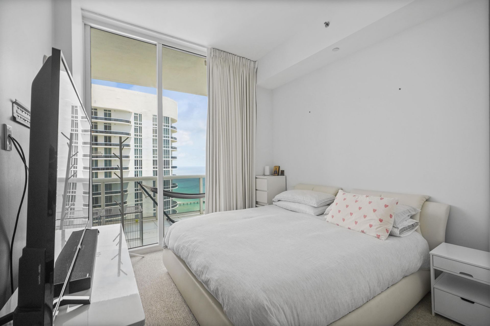 15901 Collins Avenue, Unit 3902, Sunny Isles Beach, FL 33160 Photo